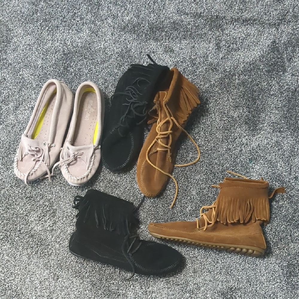 3 Pair Bundle Women  9 Black Brown Minnetonka Ankle Trapper Boots Pink Mocassins